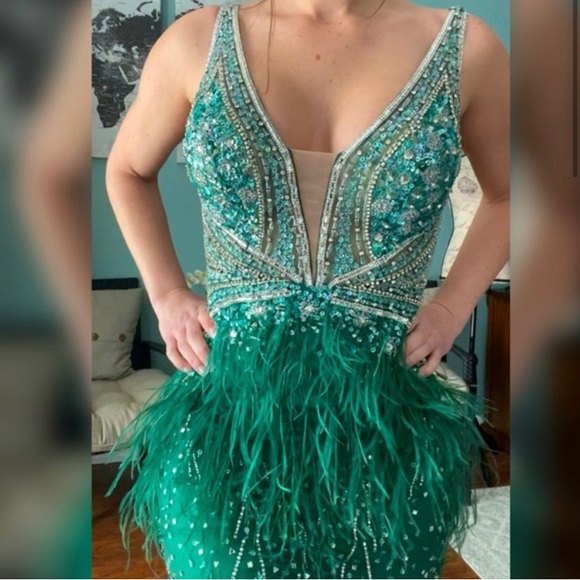 Emerald green sparkly feather Jovani prom dress or pageant evening gown - Picture 2 of 3